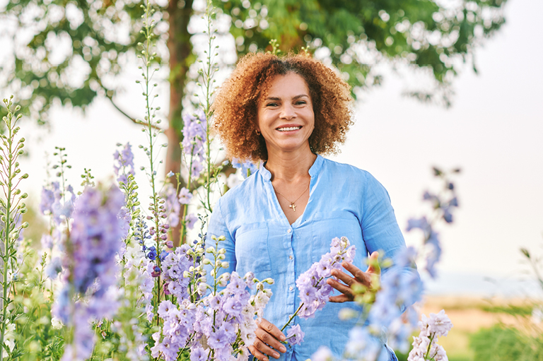 Beneficios de los Fitoestrógenos para Aliviar la Menopausia 