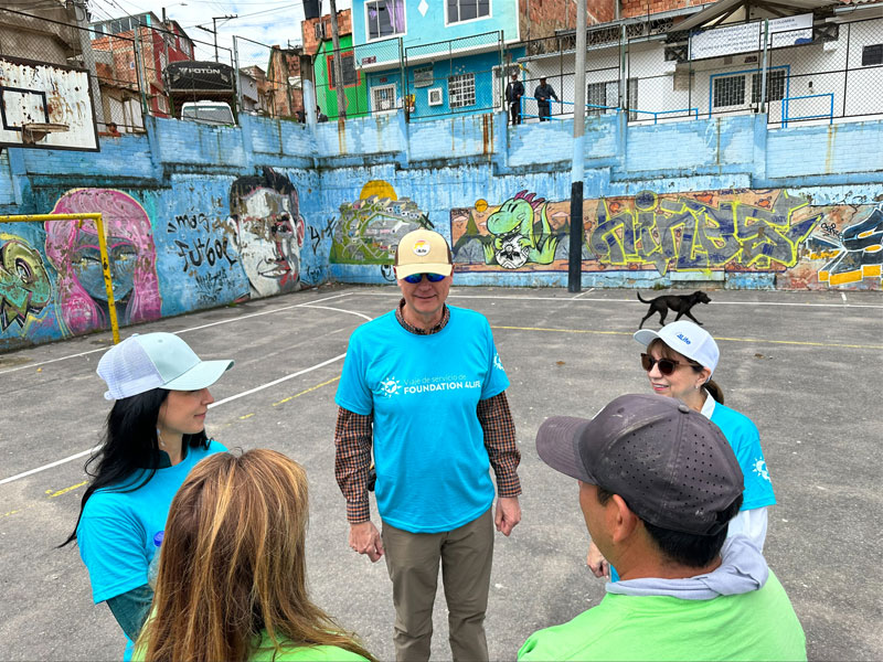 Viaje de servicio de Foundation 4Life en Colombia